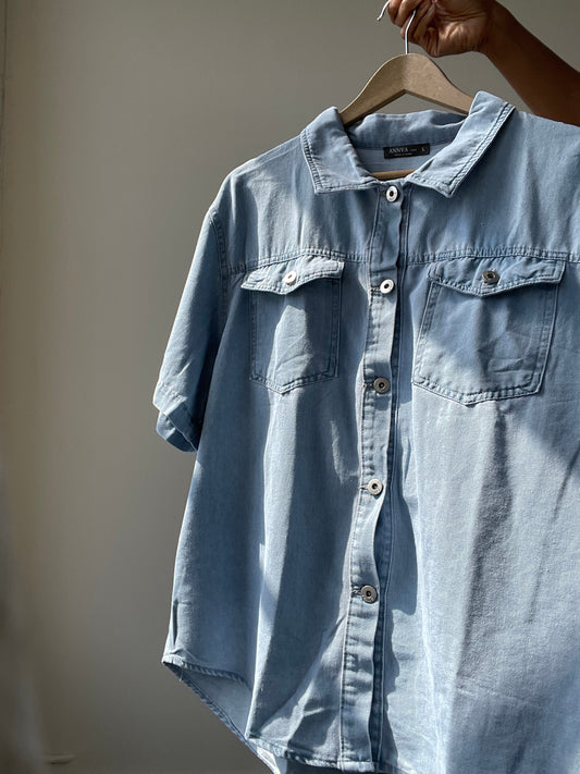 Colony Classic Short Sleeve Denim Button Down In Light Wash