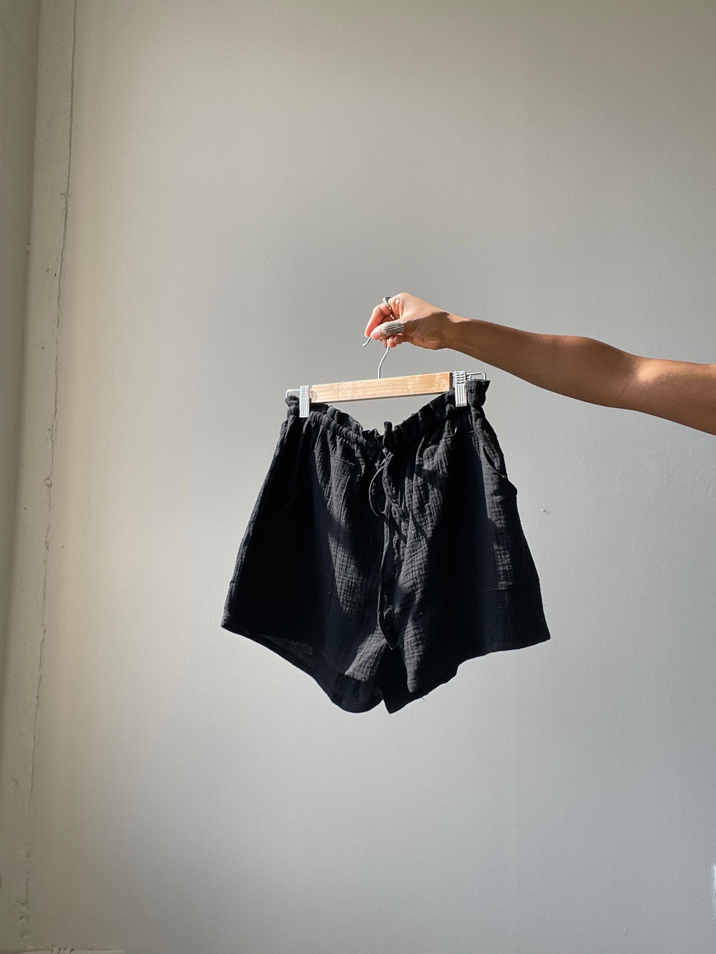 Kelsey Cotton Drawstring Shorts In Black