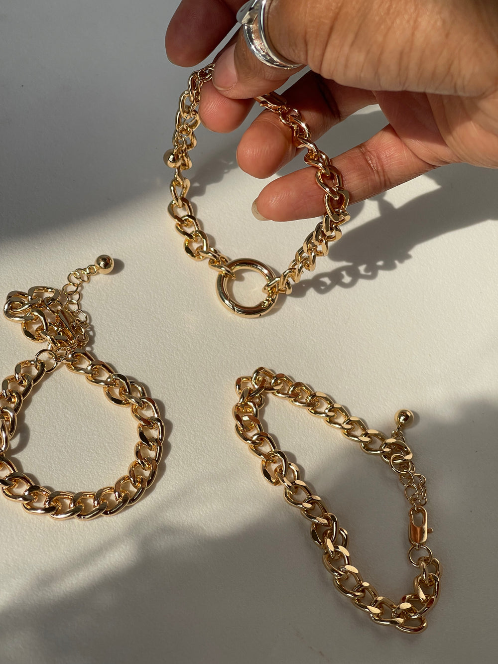 Hewitt Chunky Curb Bracelet Set In Gold