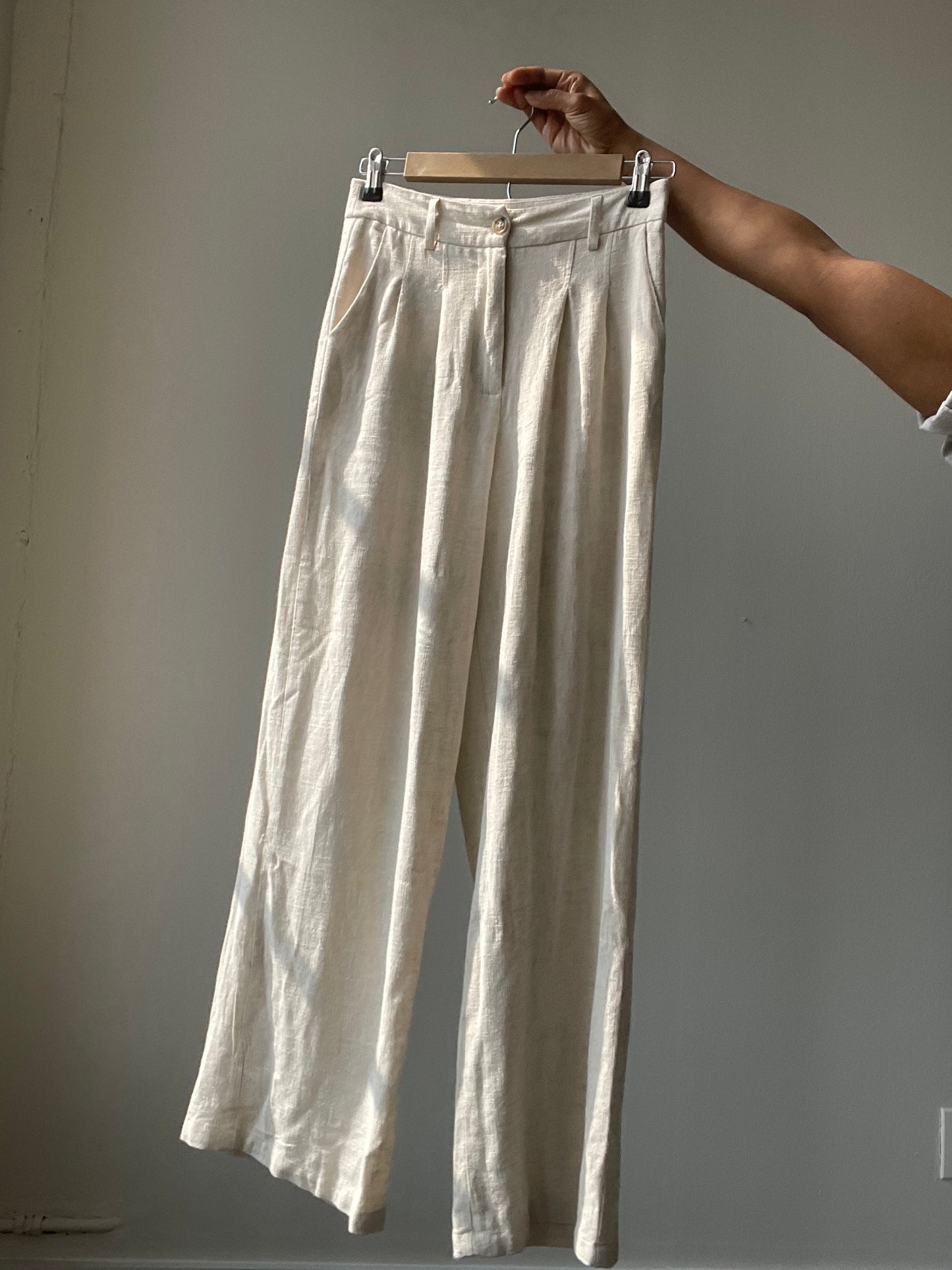 Alexandra Classic Cotton Pants In Natural