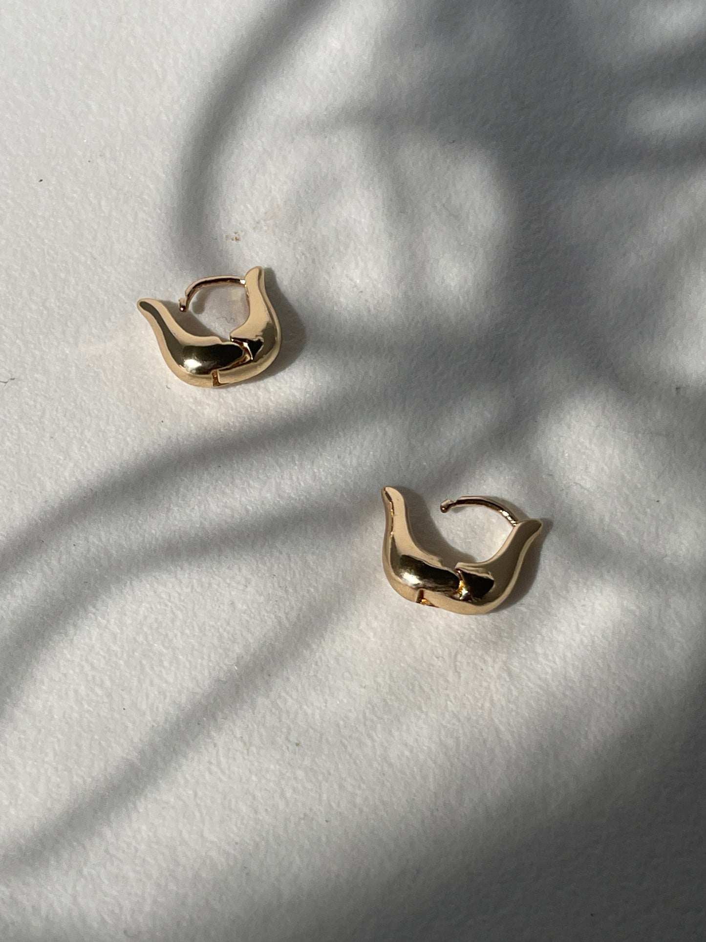 Tulip Stainless Steel Hug Hoop Earring In Gold