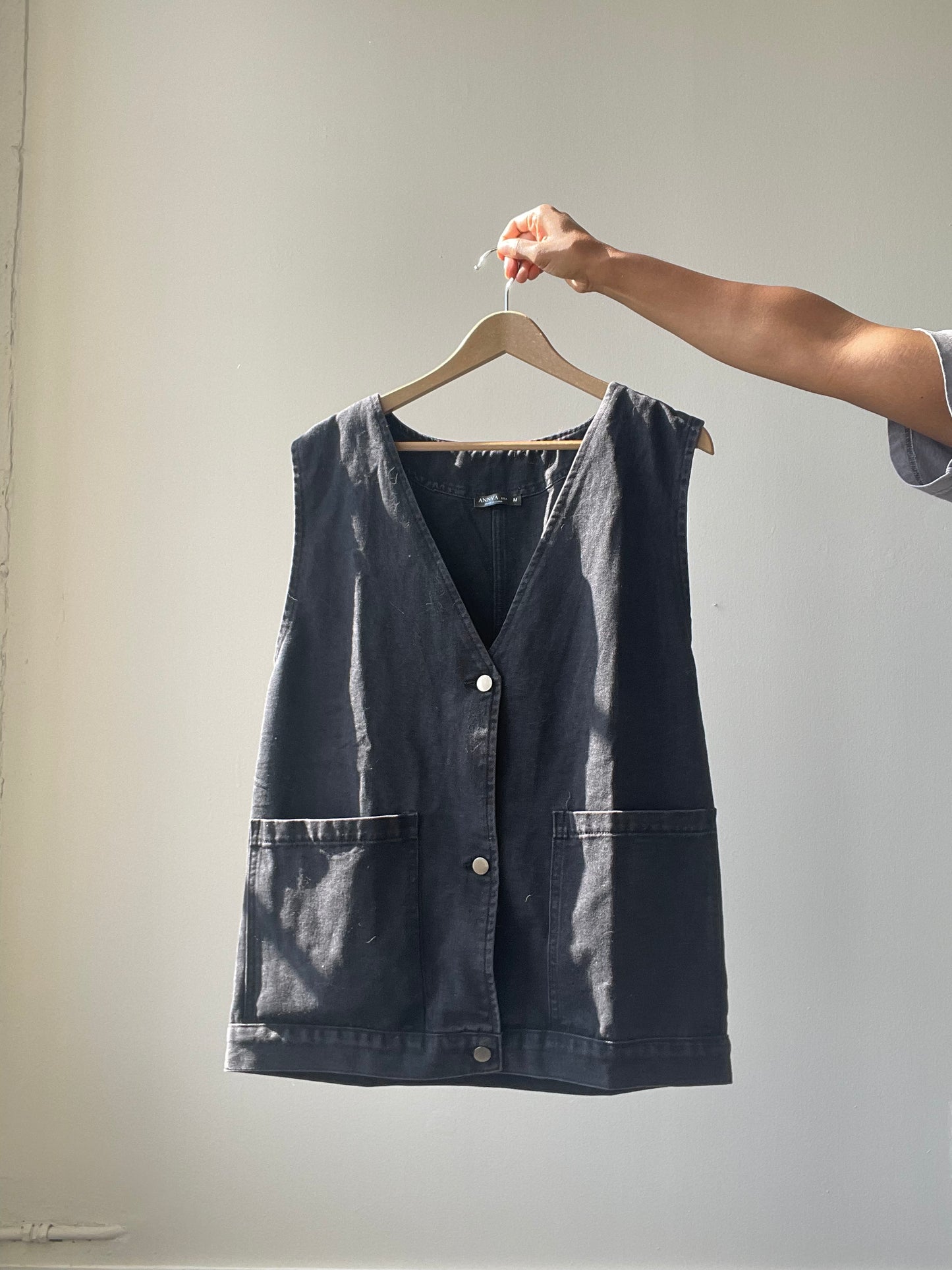 Mason Oversized Denim Vest In Vintage Black