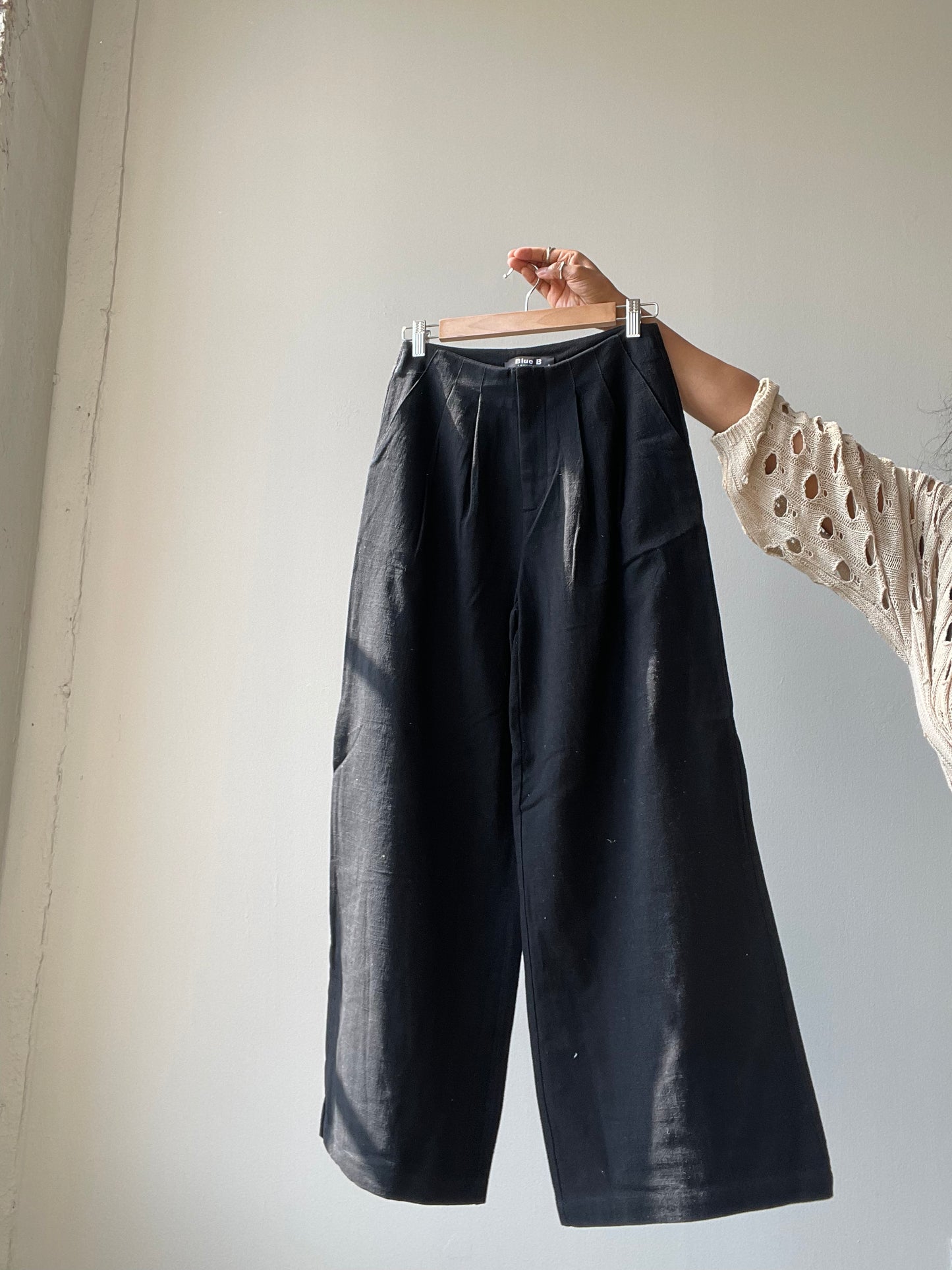 Evie Linen Wide Leg Pant In Black