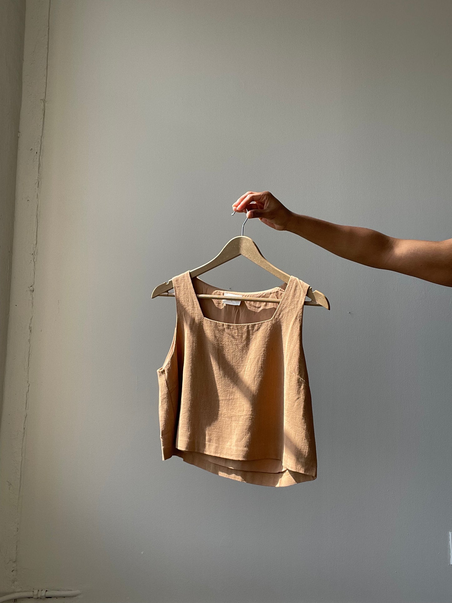 Abbie Cotton & Linen Crop Top In Brown