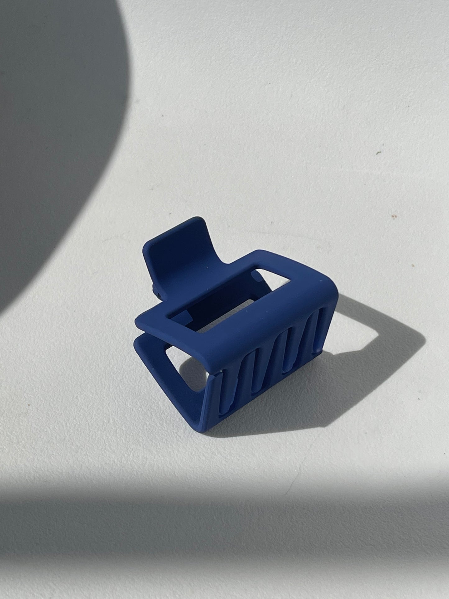 Merideth Mid Size Square Matte Claw Clip In Cobalt Blue