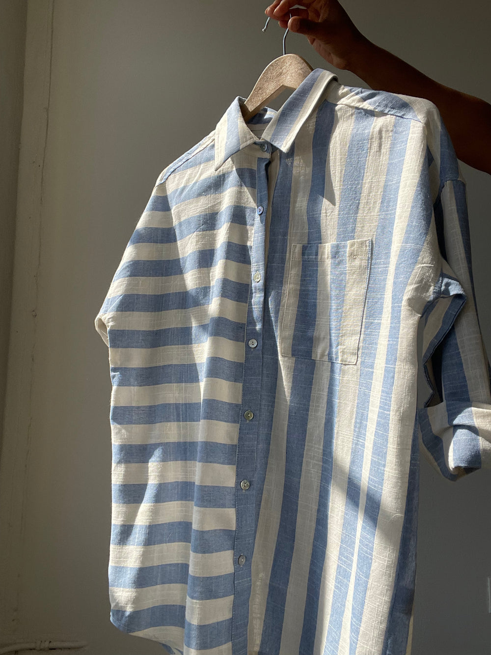 Dawson Cotton 80s Style Striped Button Down In Sky