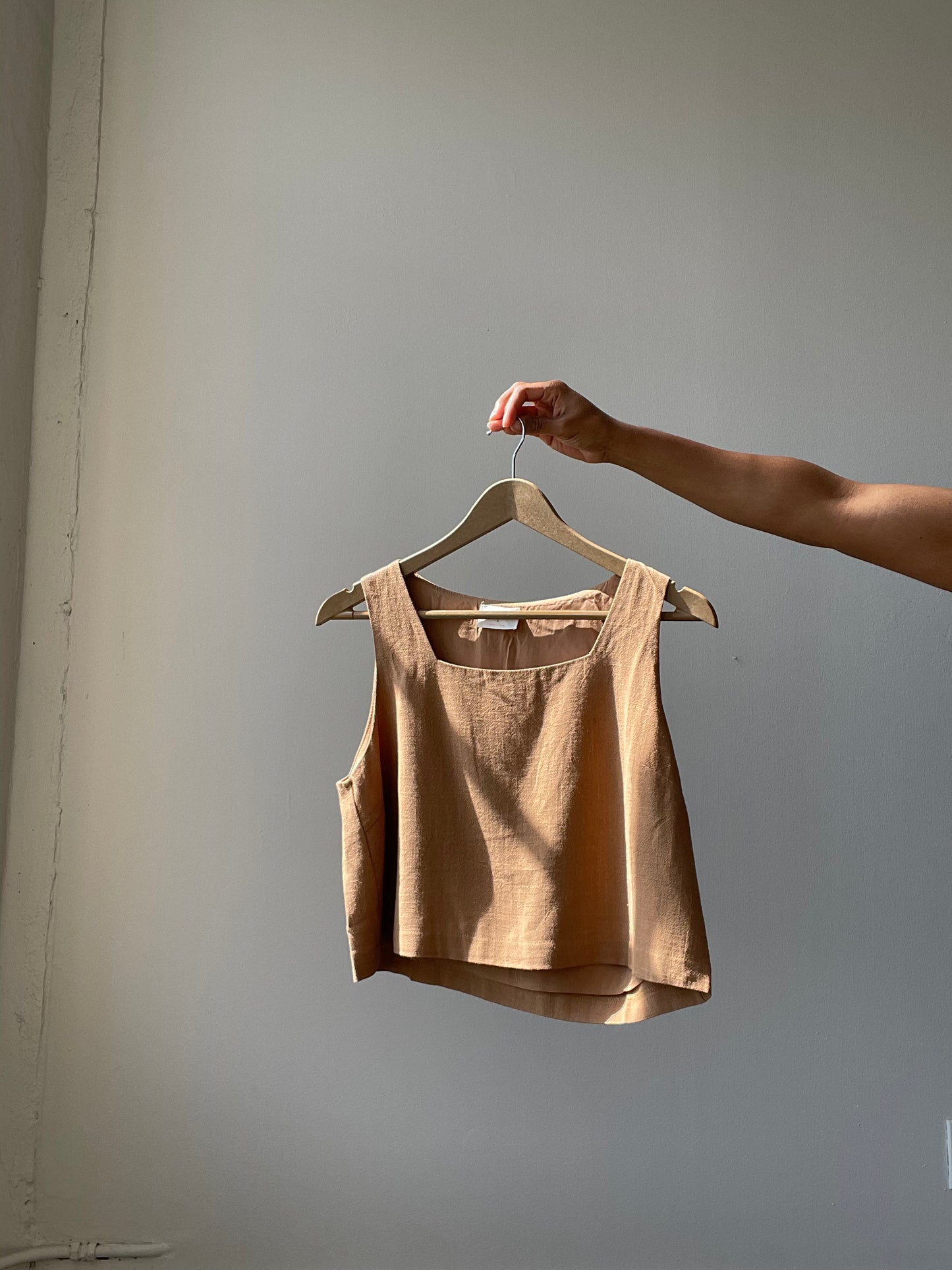 Abbie Cotton & Linen Crop Top In Brown