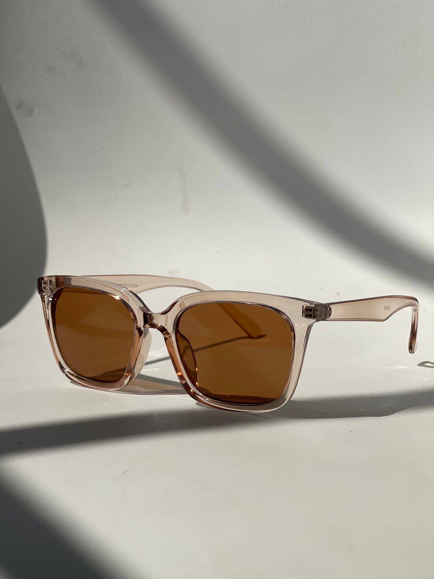 Fenya Classic Square Sunglasses In Peach