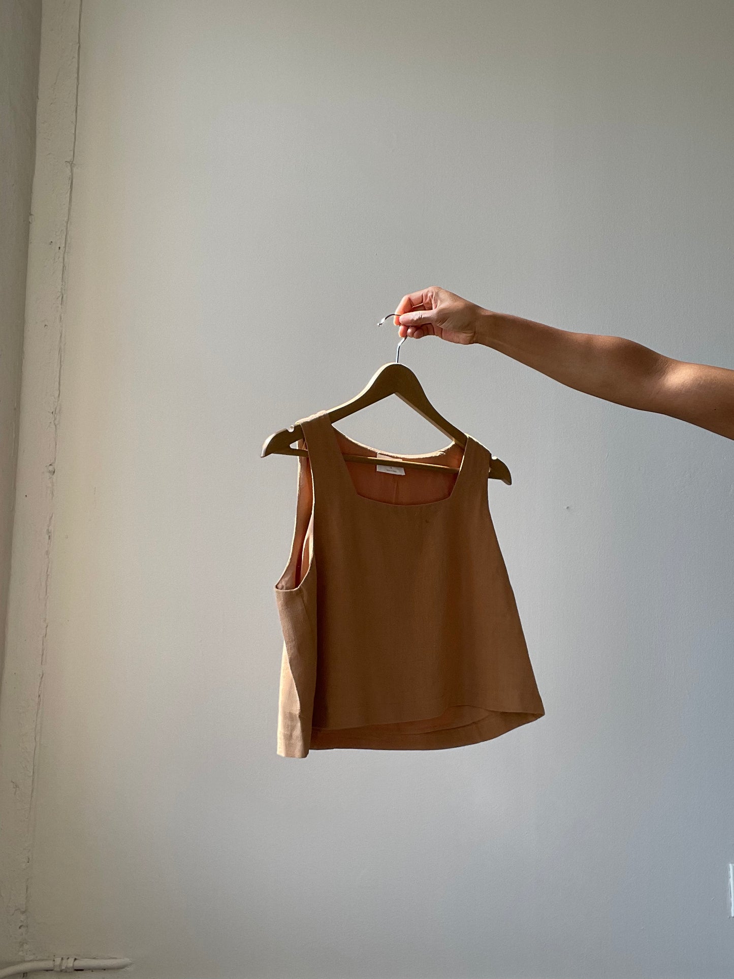 Abbie Cotton & Linen Crop Top In Brown