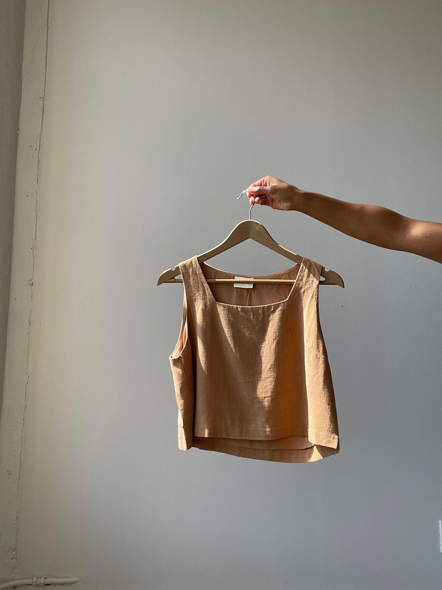 Abbie Cotton & Linen Crop Top In Brown