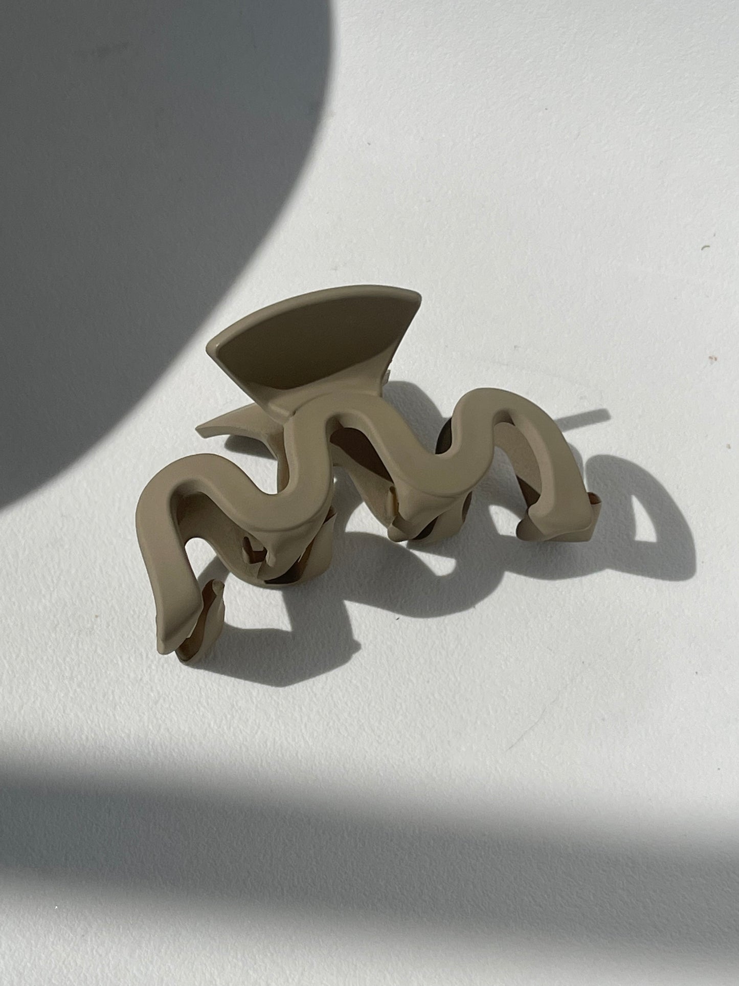 Wave Hair Claw Clip In Taupe