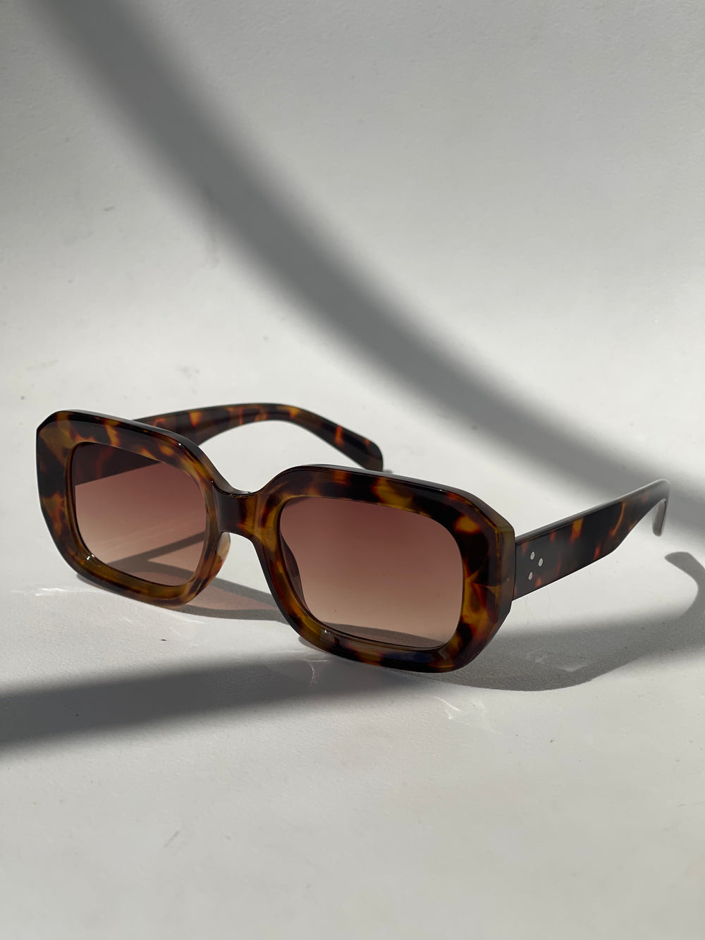 Angie Retro 70s Style Sunglasses In Tortoise