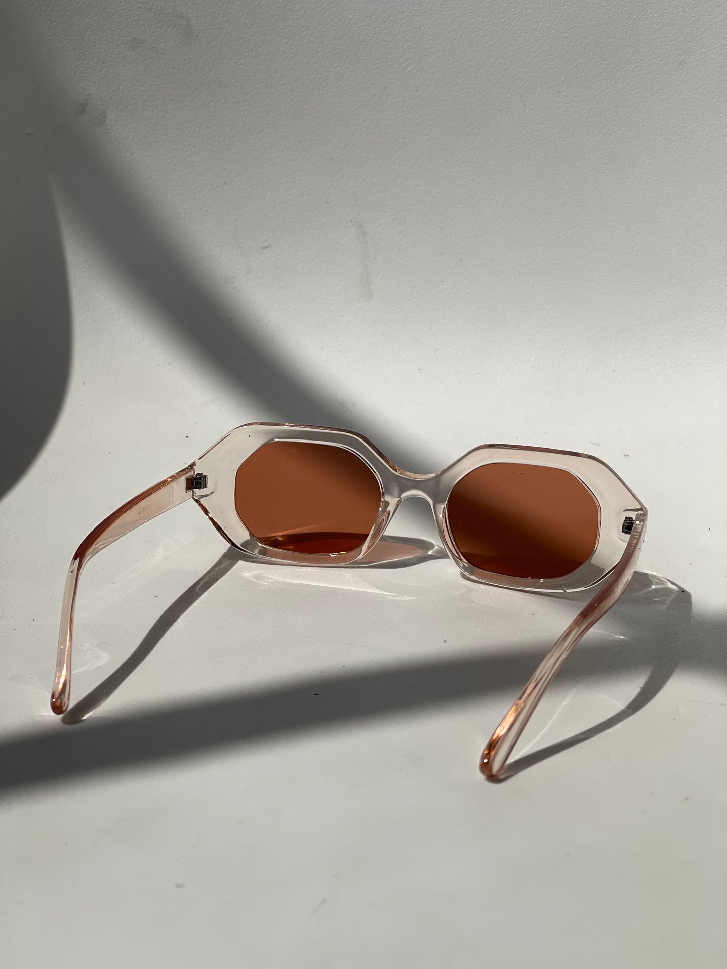 Kelsey Retro 80s Style Sunglasses In Taupe