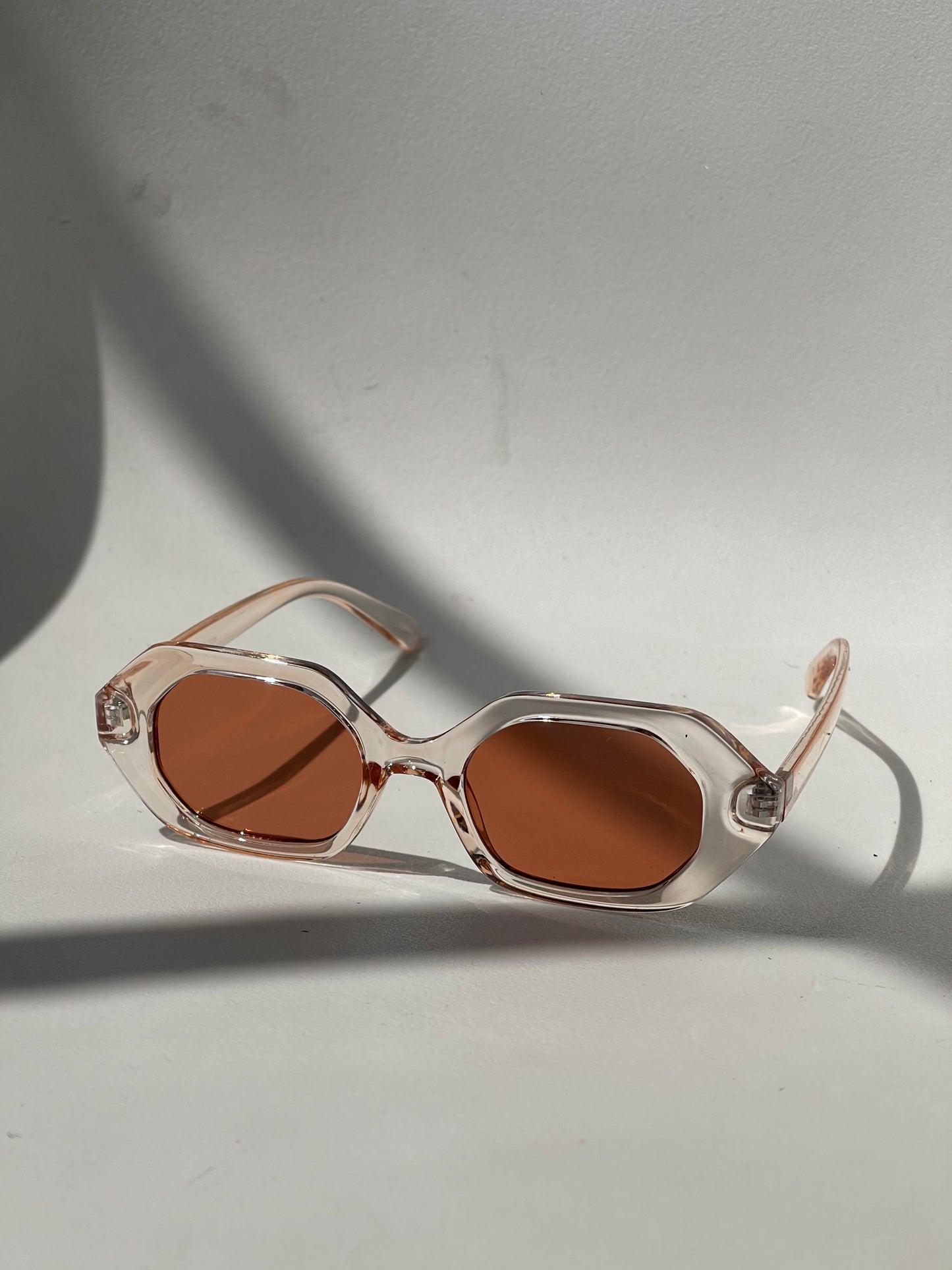 Kelsey Retro 80s Style Sunglasses In Taupe