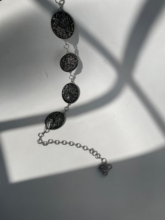 Addison Antique Western Floral Chain Belt In Matte Silver