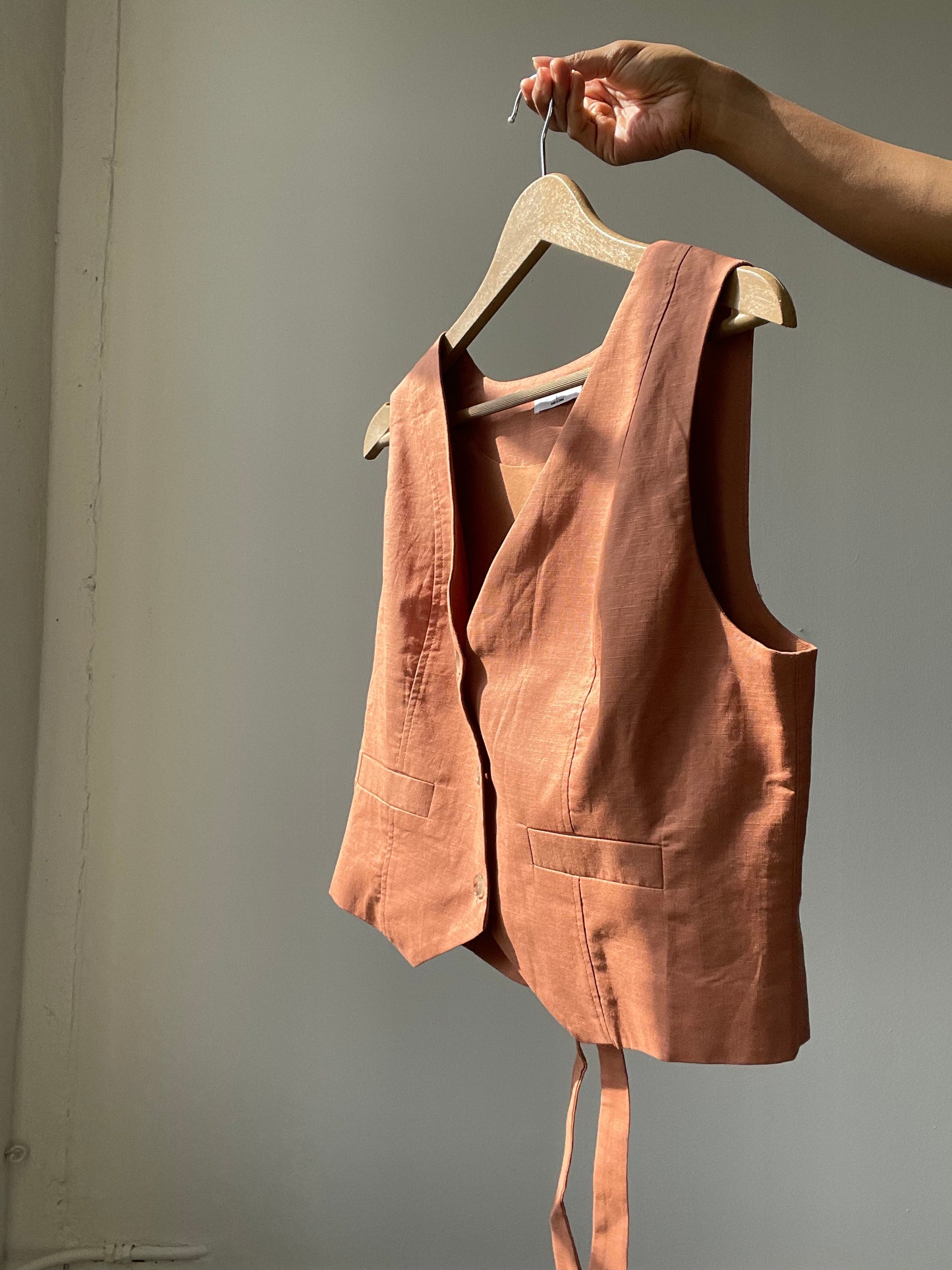 Garland Linen & Cotton Dress Vest In Canyon Brown