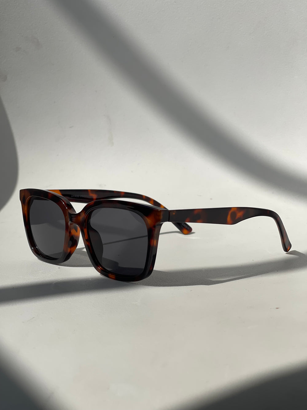 Fenya Classic Square Sunglasses In Tortoise