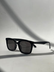 Fenya Classic Square Sunglasses In Black
