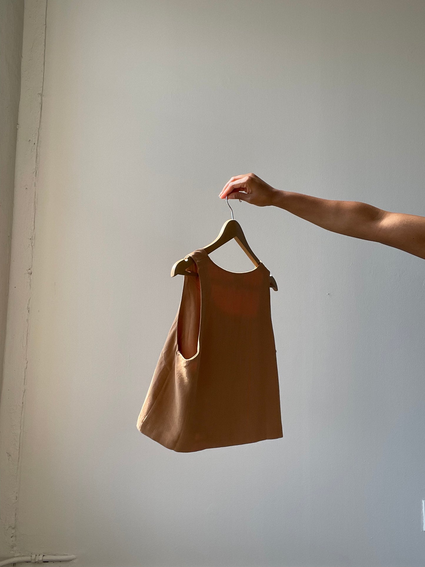 Abbie Cotton & Linen Crop Top In Brown