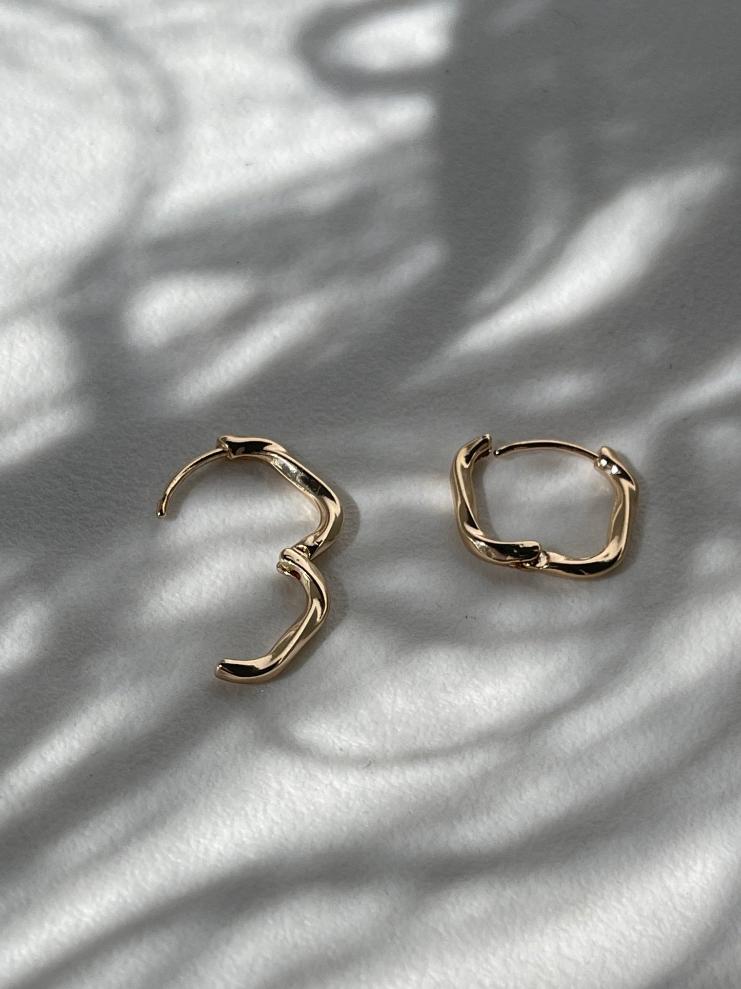 Murphy Square Twist Hug Hoop Earring In Gold