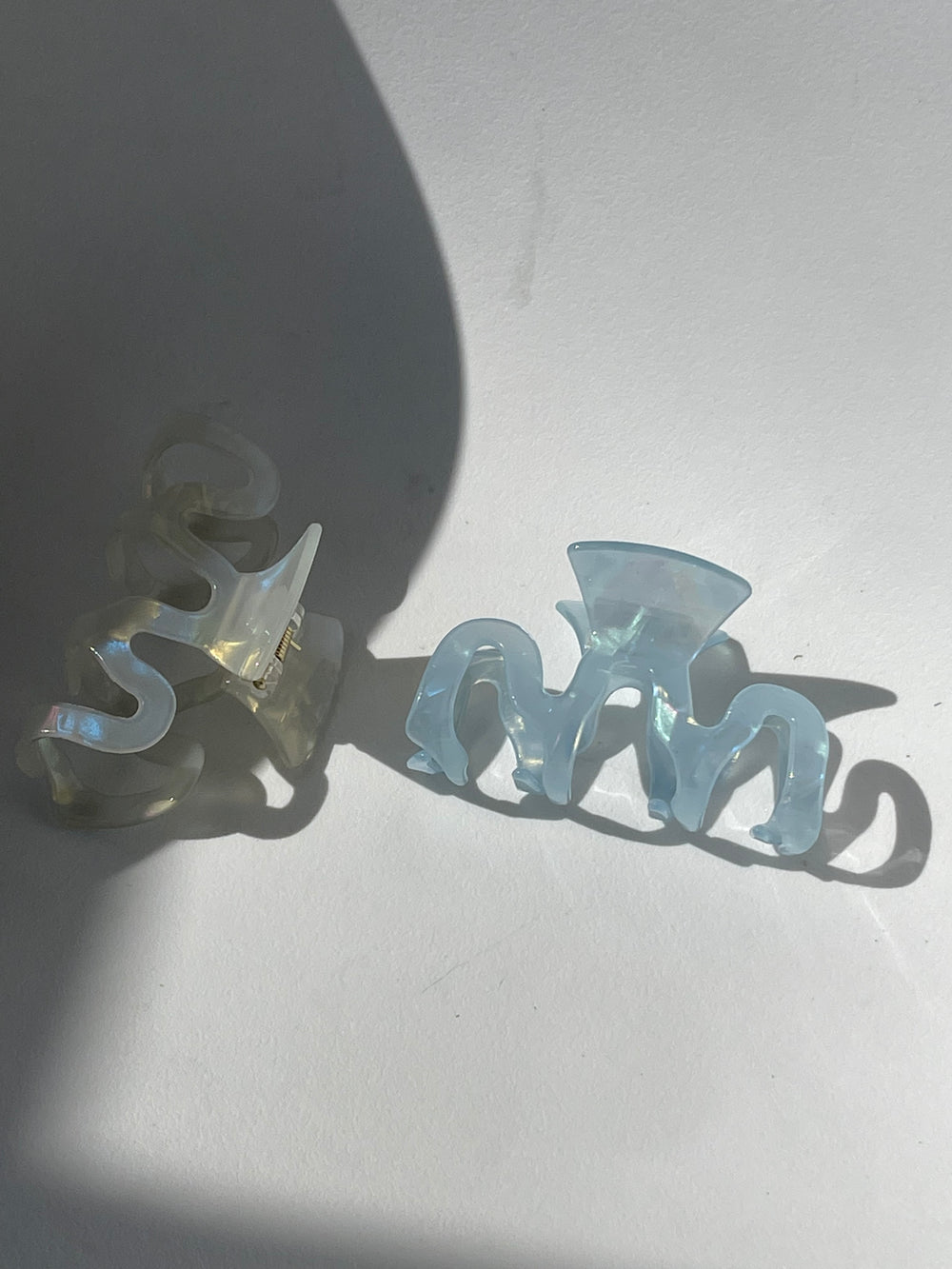 Wave Claw Clip Set In Confetti Berry