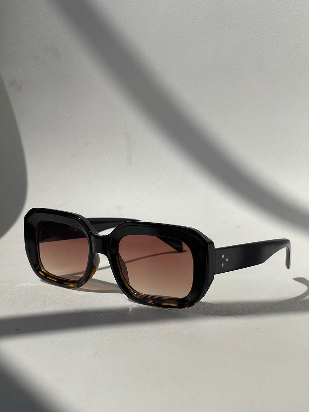 Angie Retro 70s Style Sunglasses In Half Tortoise
