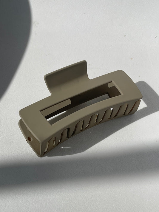 Sonia Modern Claw Clip In Taupe