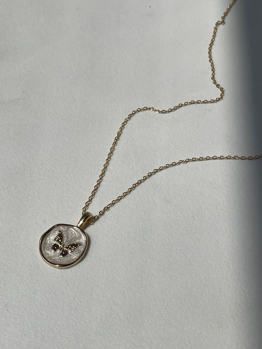 Bell Butterfly Gold Rim Disk Necklace In Ivory Gold