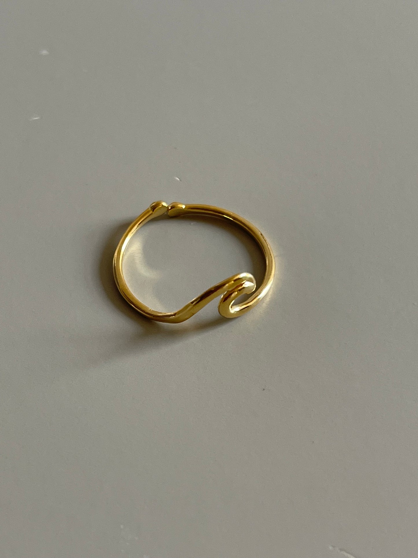 Midi Ocean Wave Ring In Gold