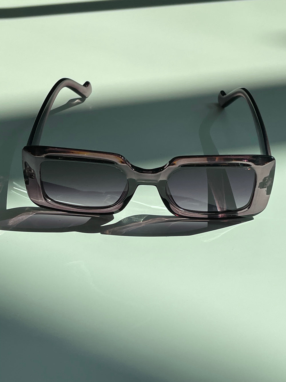 Melody Retro Square Sunglasses In Plum