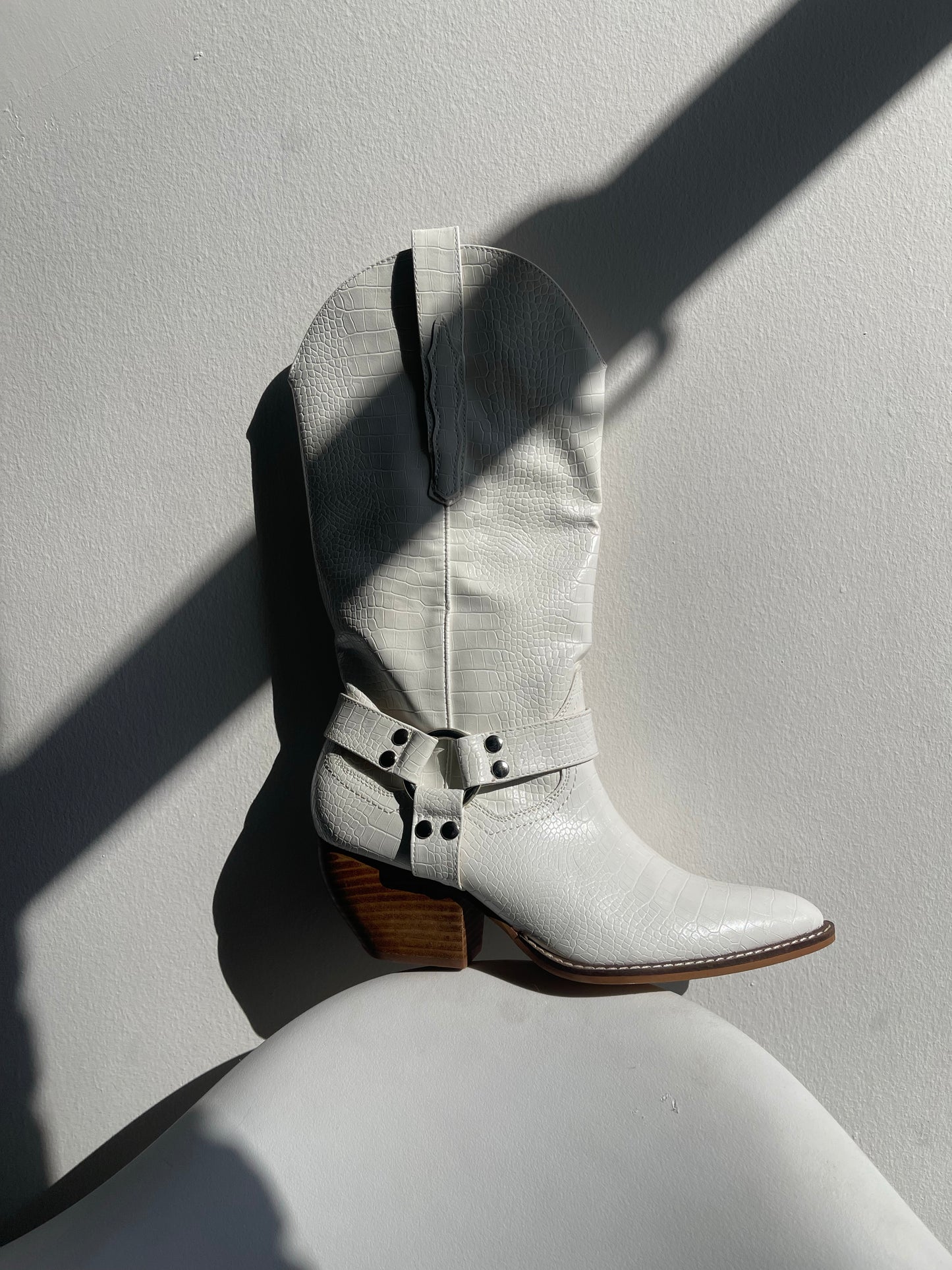 Leena Classic Croc Bootstrap Cowboy Boot In White