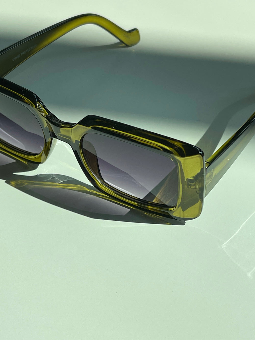 Melody Retro Square Sunglasses In Olive