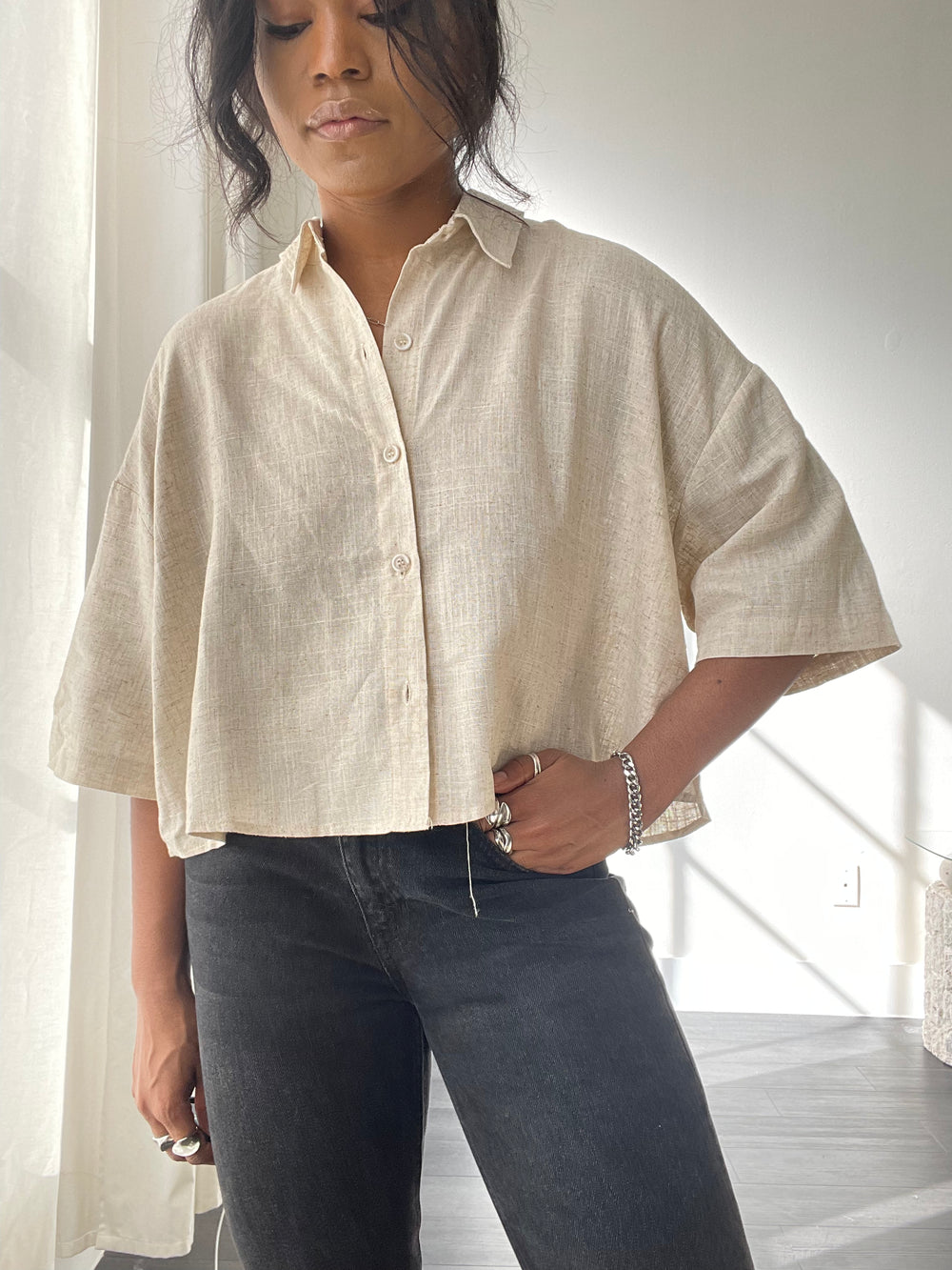 Cheryl Linen Cropped Short Sleeve Button Down Shirt In Natural