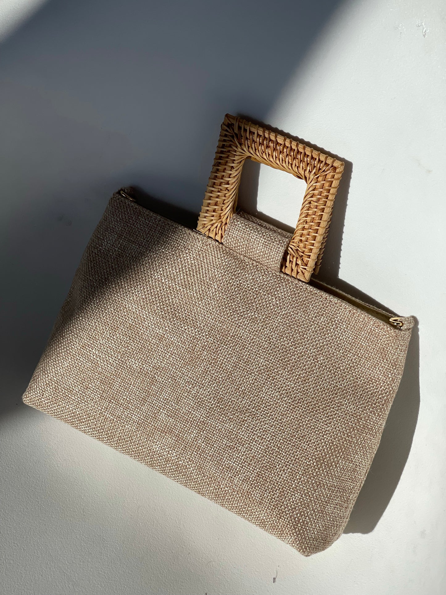Melanie Basket Handle Linen Bag In Taupe