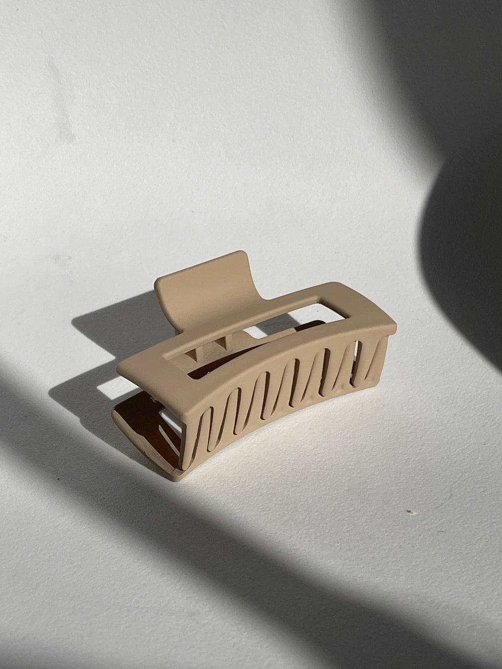 Sonia Modern Hair Claw Clip In Matte Taupe