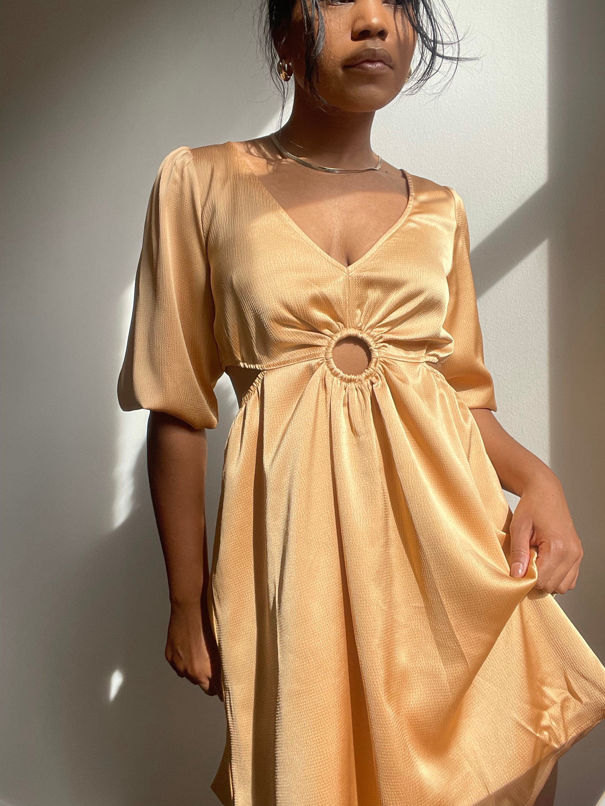 Jane 70s Cutout Mini Dress In Honey – K. A. Classics