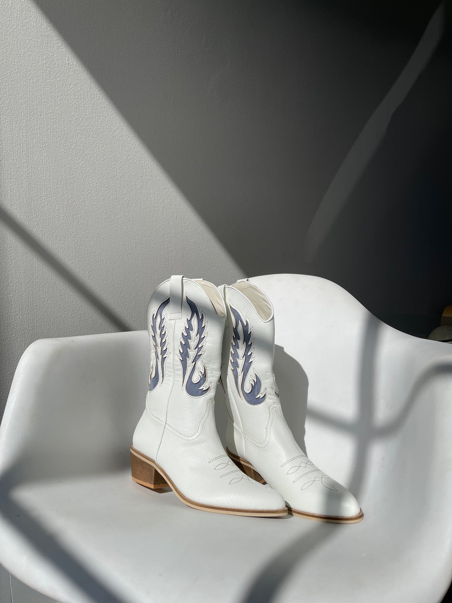 Wesley Classic Western Style Cowboy Boot In White Denim
