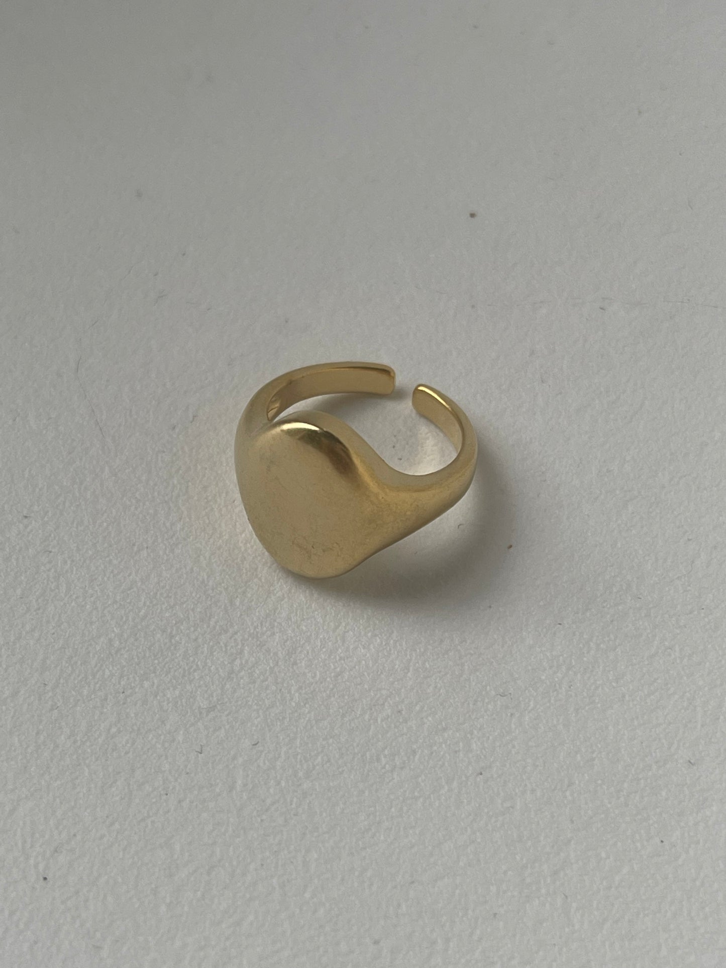 Mini Class Smooth Face Ring In Matte Gold