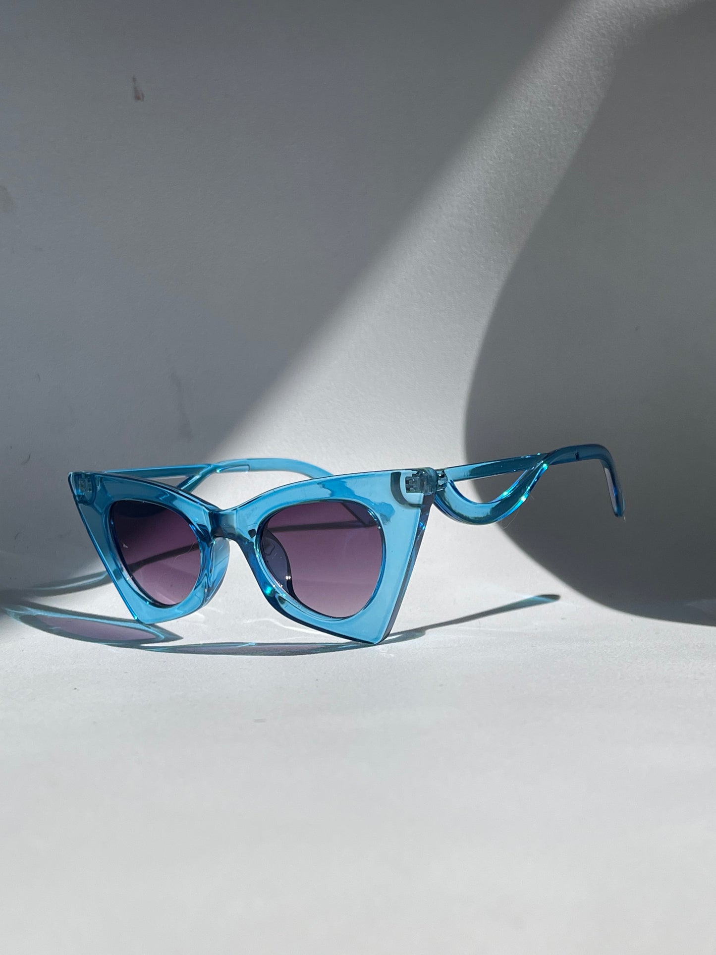 Gia Angled Cat-Eye Sunglasses In Ocean Blue