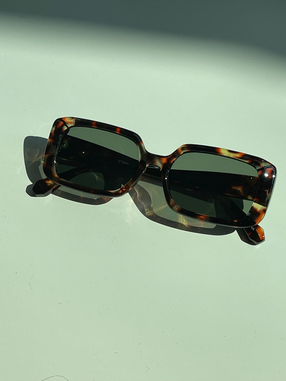Eliza Round Square Sunglasses In Tortoise