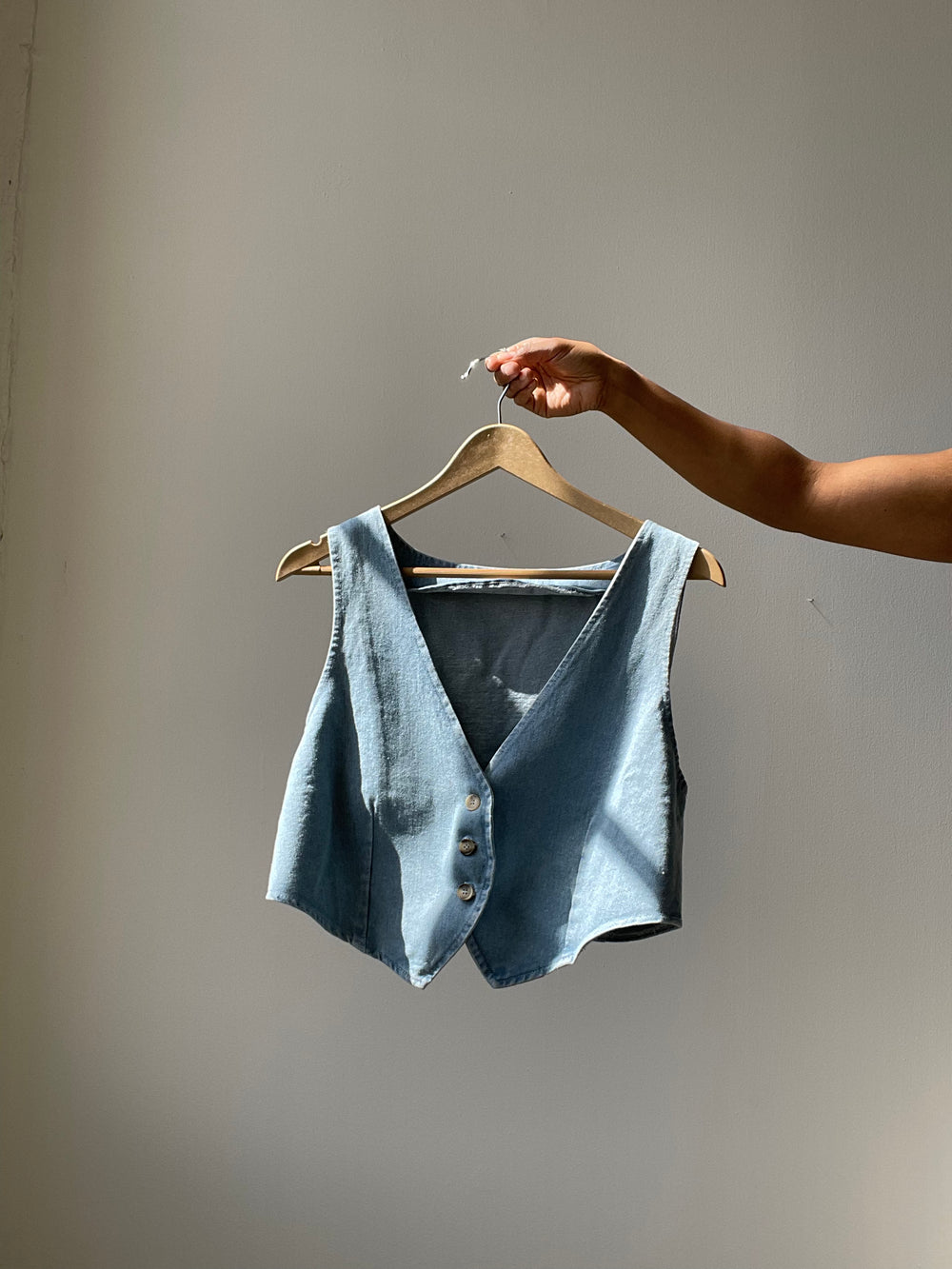 Jamna Cotton Western Button Front Vest In Light Denim