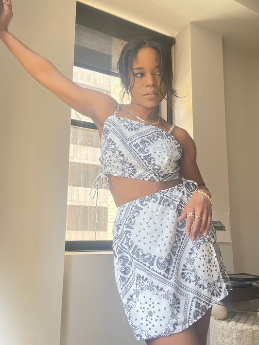 Capri Paisley Hanky Cami Crop Top In White & Black
