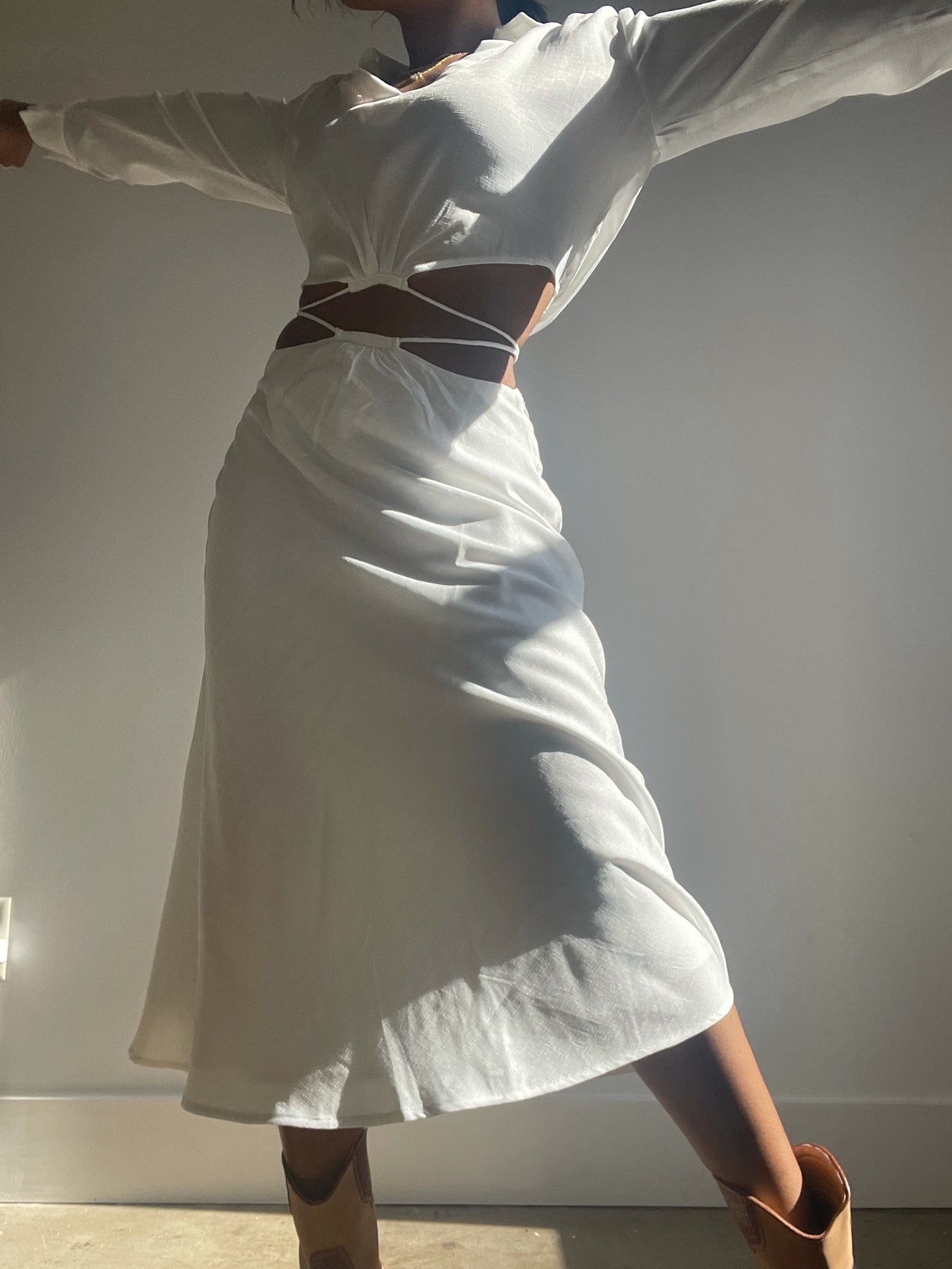Ivy Linen Soft Midi Tie Skirt In White