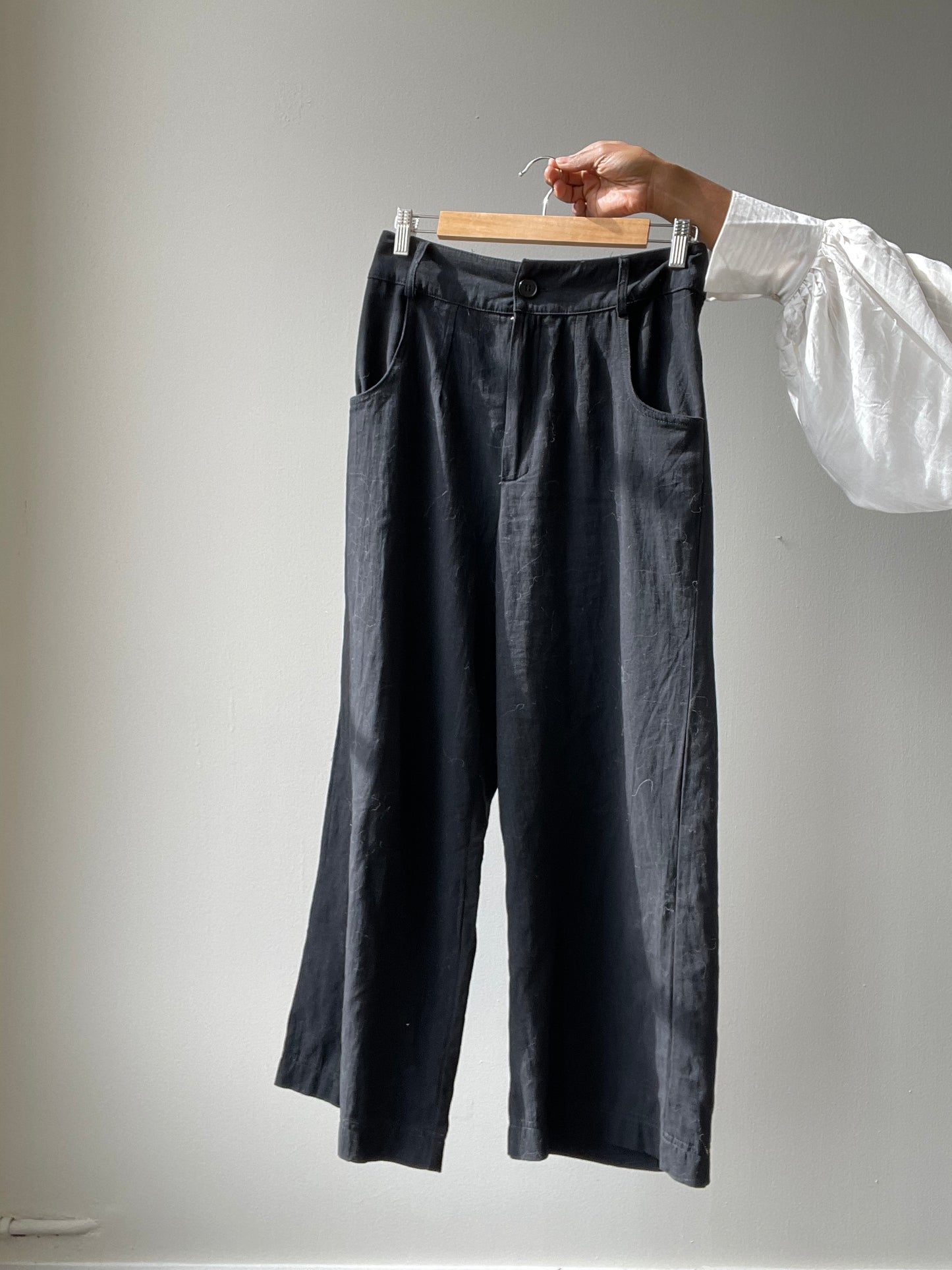 Dana Ultra Lightweight Cotton Pants In Black