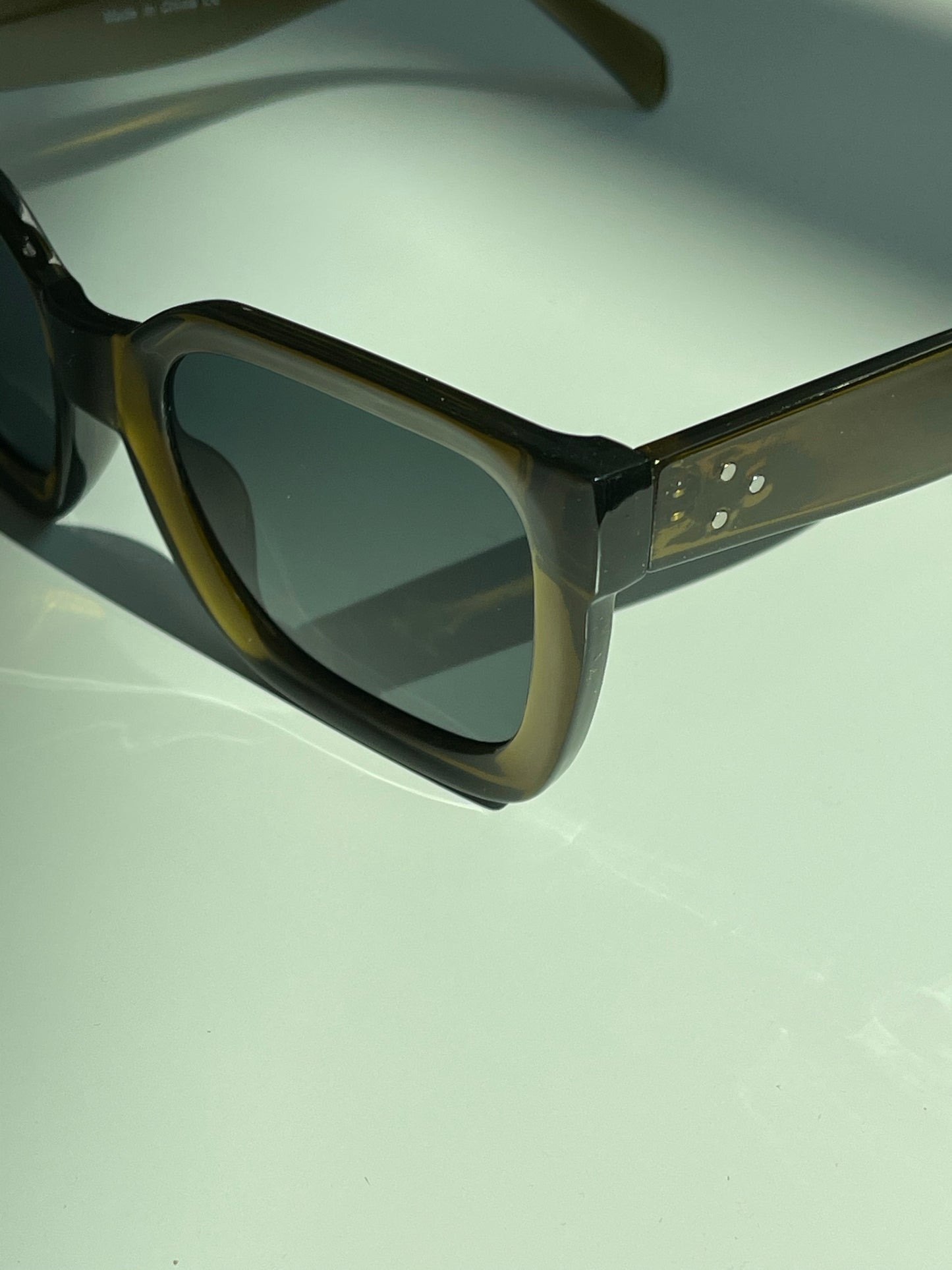 Belinda Bulk Frame Rectangular Sunglasses In Olive