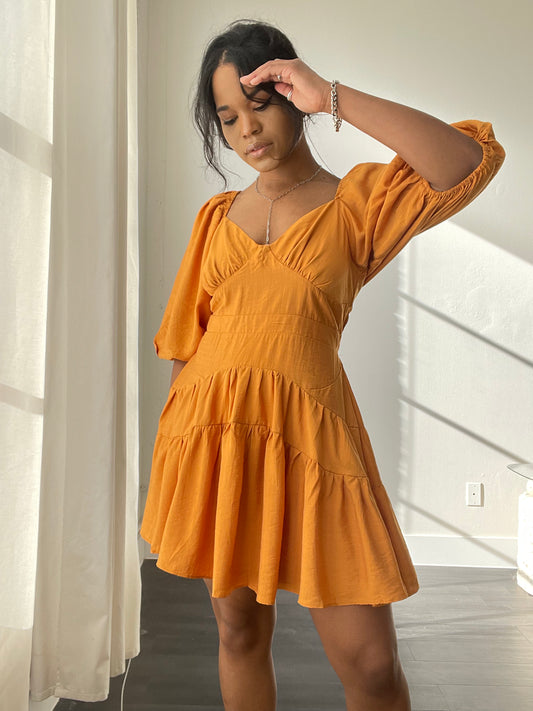 Guin Open Back 3/4 Balloon Sleeve Dress In Honey