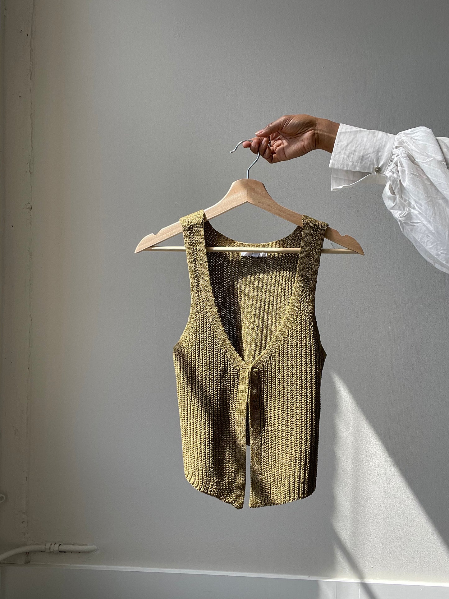 Kayla Crochet Knit Vest In Olive