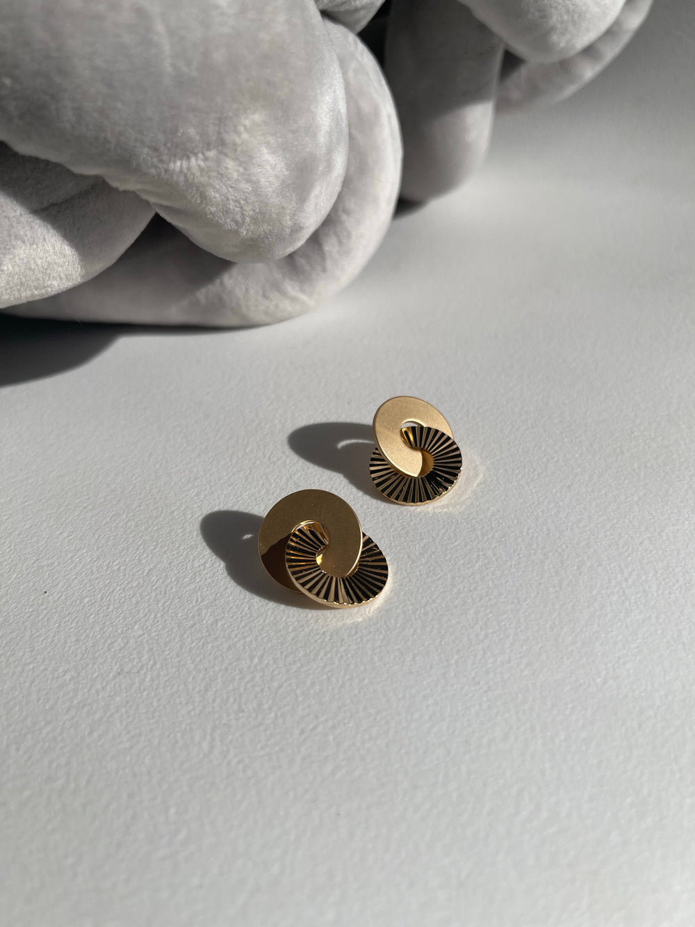 Trinity Infinity Earring In Sunburst Gold