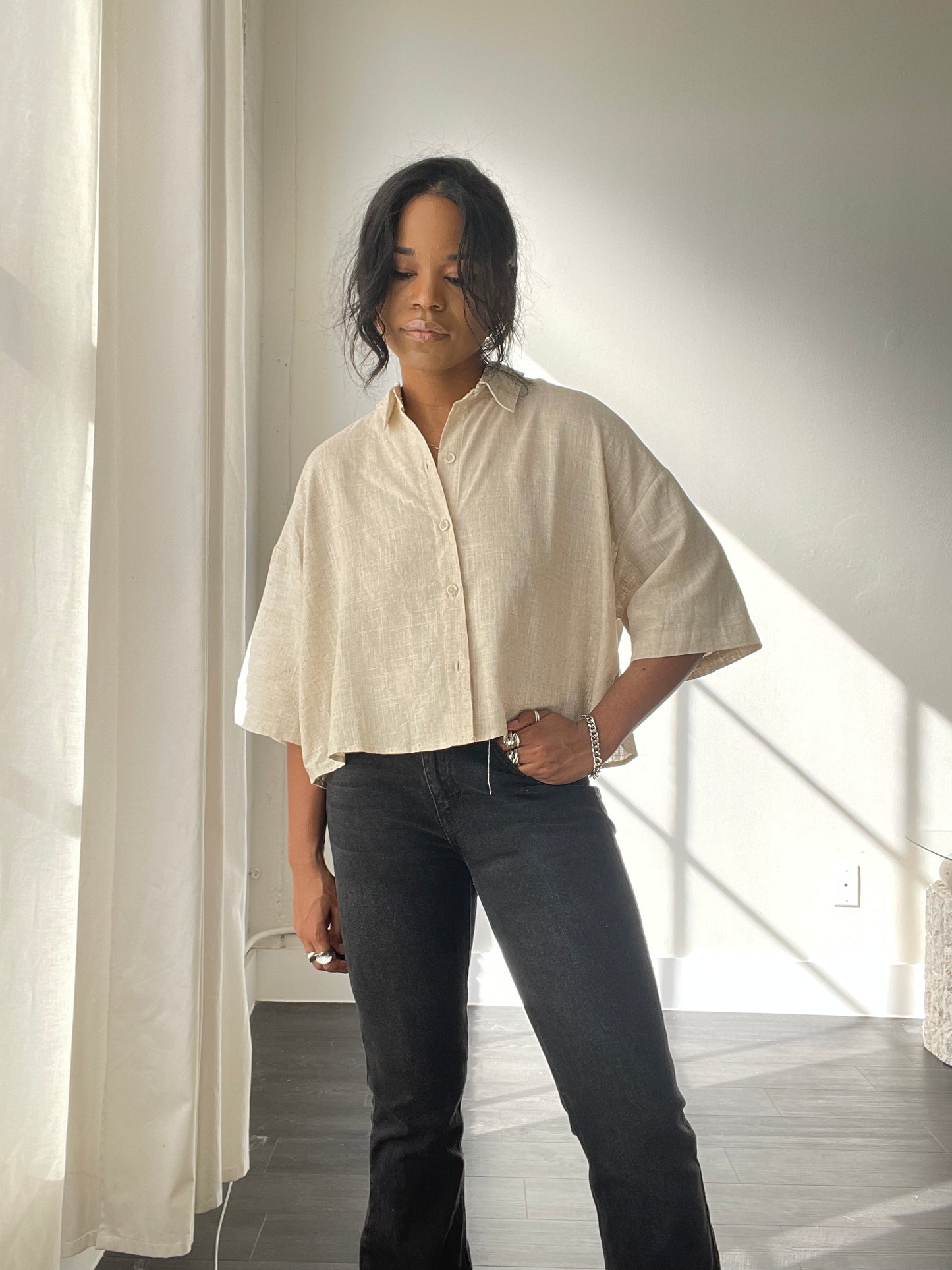 Cheryl Linen Cropped Short Sleeve Button Down Shirt In Natural