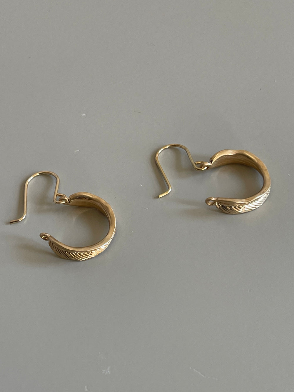 Leaf Fish Hook Drop Hoop Earring In Gold